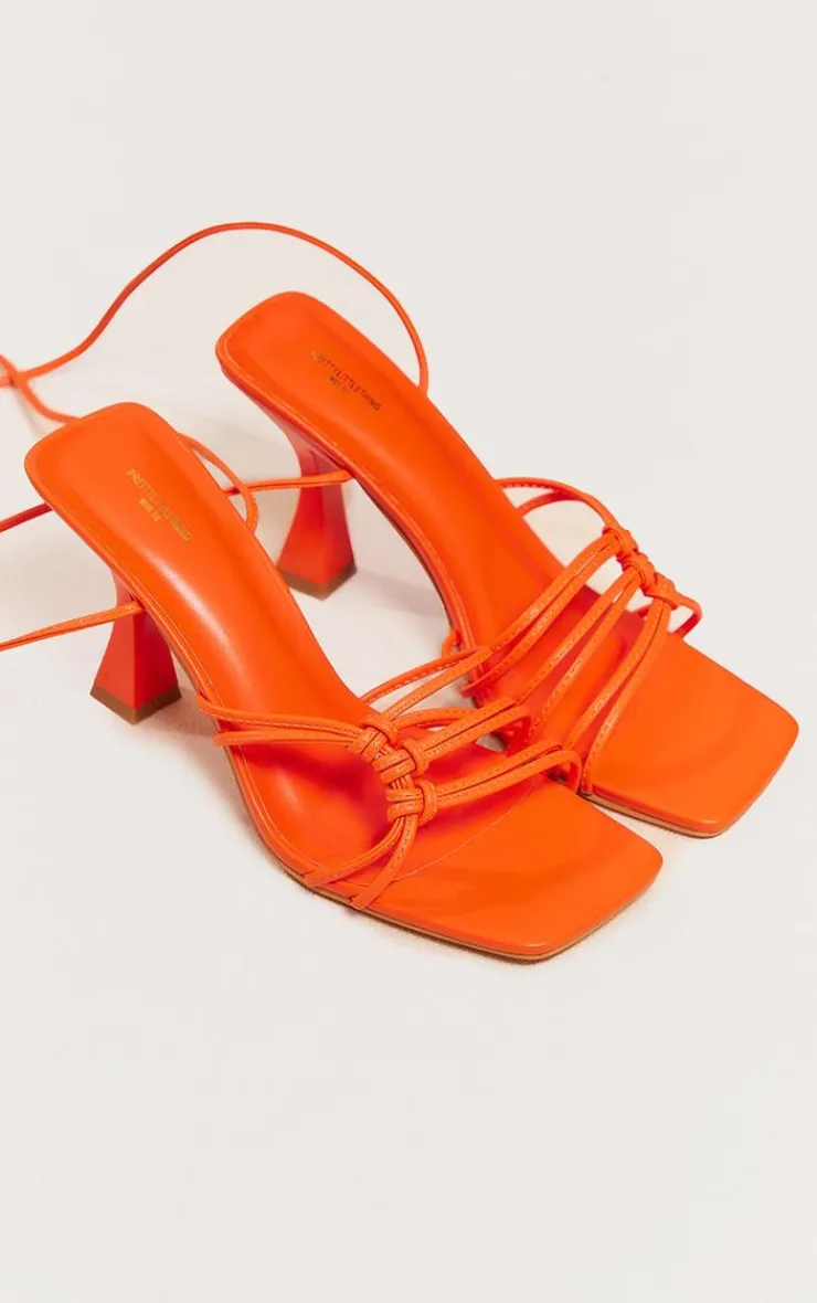 PrettyLittleThing Wide Fit Heels*PU Square Toe Wide Fit Side Knot Detail Mid Flared Heeled Sandals