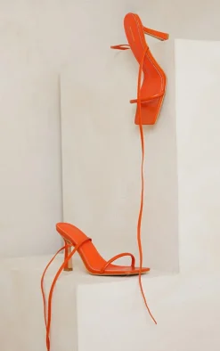 PrettyLittleThing Wide Fit Sandals*Wide Fit Barely There Buckle Strap Mid Heeled Sandals