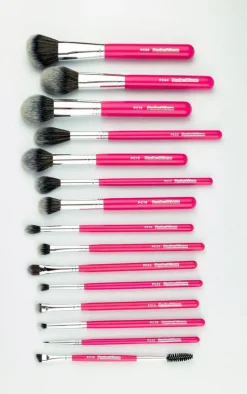 PrettyLittleThing Makeup Brushes & Tools*Peaches & Cream Essential 7 Piece Face Brush Set (Worth £45)