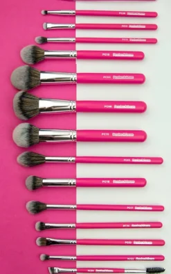 PrettyLittleThing Makeup Brushes & Tools*Peaches & Cream Essential 7 Piece Face Brush Set (Worth £45)
