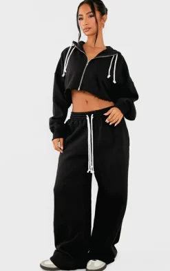 PrettyLittleThing Black Sweatsuits*Petite Contrast Drawstring Cropped Zip Up Hoodie