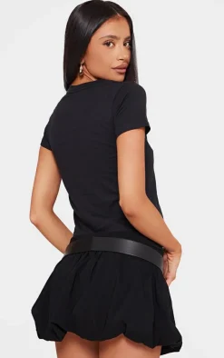 PrettyLittleThing T-Shirts*Petite Demure Fitted T-Shirt