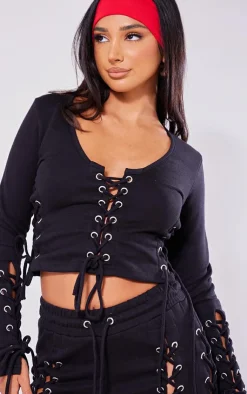 Hot PrettyLittleThing Petite Eyelet Detail Fitted Crop Top Black