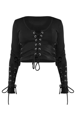 Hot PrettyLittleThing Petite Eyelet Detail Fitted Crop Top Black