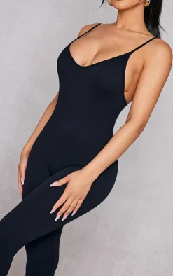 PrettyLittleThing Snatched*Petite Structured Snatched Rib Strappy Plunge Jumpsuit
