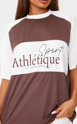 PrettyLittleThing T-Shirts*Petite Contrast Logo Sports Jersey