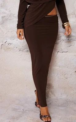 New PrettyLittleThing Petite Chocolate Slinky Low Waist Maxi Skirt Chocolate.