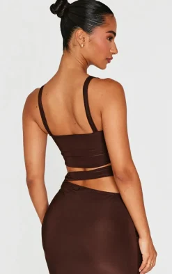 Outlet PrettyLittleThing Petite Slinky Strappy Crop Top Chocolate