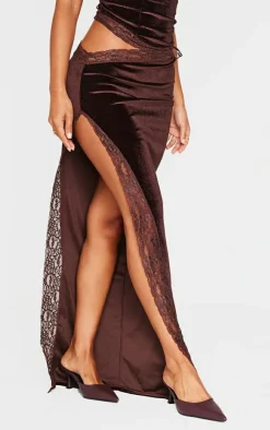 Hot PrettyLittleThing Petite Velvet Lace Trim Detail Maxi Skirt Chocolate