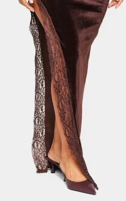 Hot PrettyLittleThing Petite Velvet Lace Trim Detail Maxi Skirt Chocolate