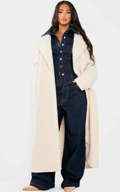 PrettyLittleThing Christmas Shop*Petite Borg Maxi Coat