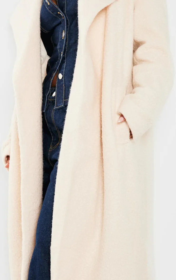 PrettyLittleThing Christmas Shop*Petite Borg Maxi Coat