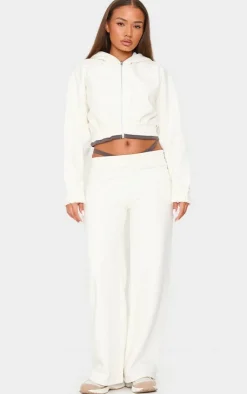 Discount PrettyLittleThing Petite Contrast Detail Straight Leg Sweatpants Cream