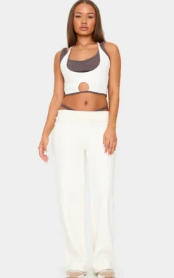 New PrettyLittleThing Petite Contrast Detail Crop Top Cream