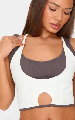 New PrettyLittleThing Petite Contrast Detail Crop Top Cream