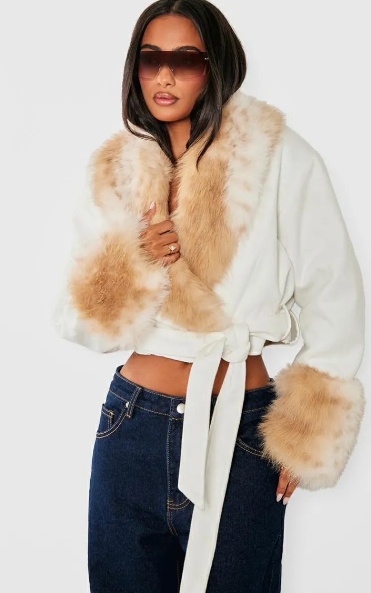 PrettyLittleThing Faux Fur Coats*Petite Contrast Faux Fur Trim Cropped Jacket