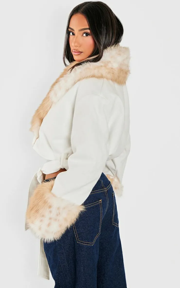 PrettyLittleThing Faux Fur Coats*Petite Contrast Faux Fur Trim Cropped Jacket