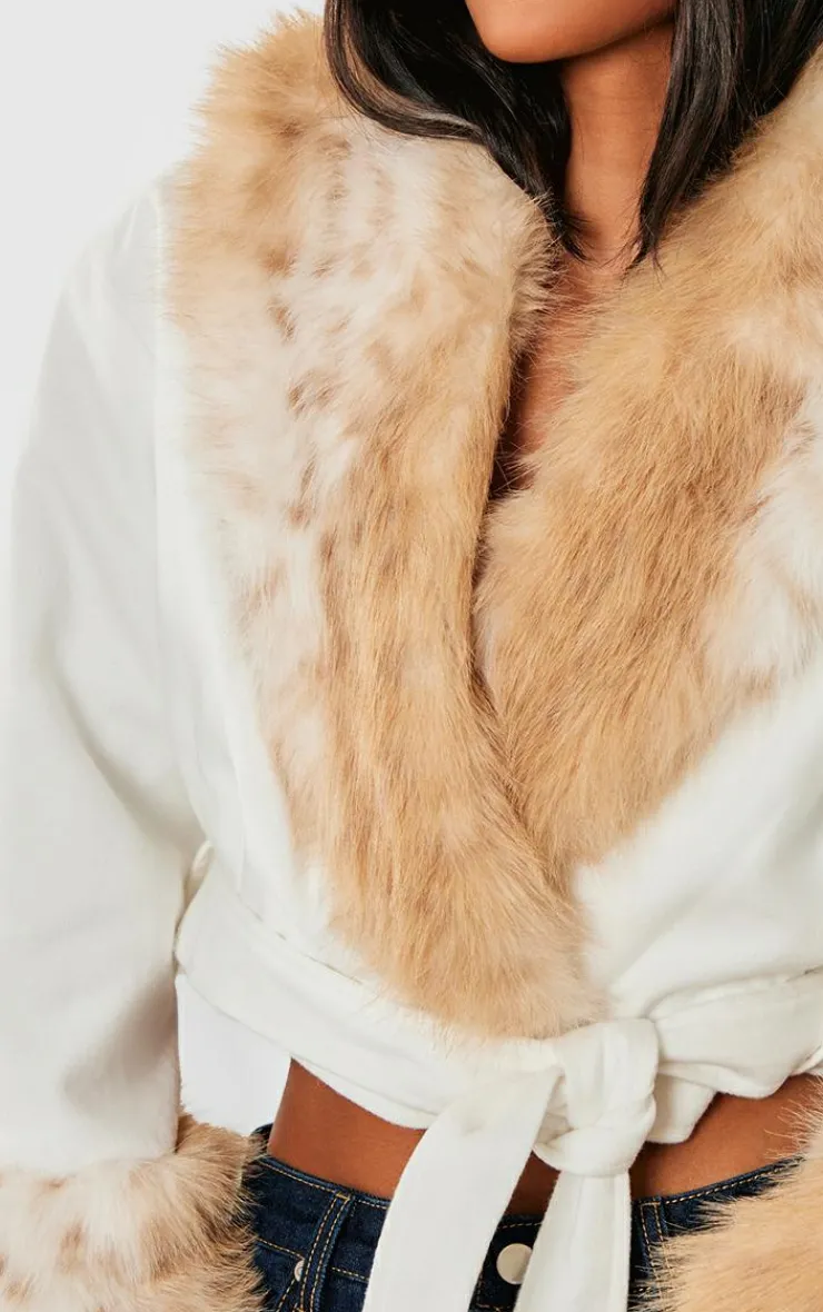 PrettyLittleThing Faux Fur Coats*Petite Contrast Faux Fur Trim Cropped Jacket