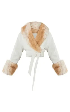 PrettyLittleThing Faux Fur Coats*Petite Contrast Faux Fur Trim Cropped Jacket