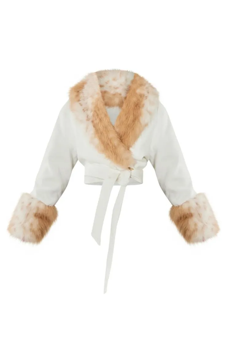 PrettyLittleThing Faux Fur Coats*Petite Contrast Faux Fur Trim Cropped Jacket