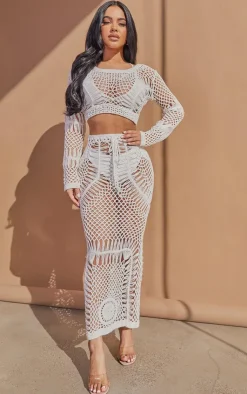 PrettyLittleThing Petite Crochet Long Sleeve Crop Top Cream