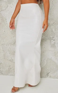 Hot PrettyLittleThing Petite Faux Leather Flared Maxi Skirt Cream