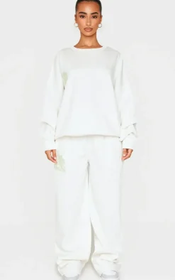 Best PrettyLittleThing Petite Matcha Graphic Sweatpants Cream