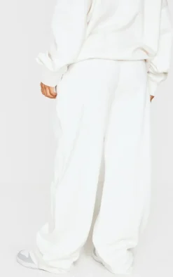 Best PrettyLittleThing Petite Matcha Graphic Sweatpants Cream