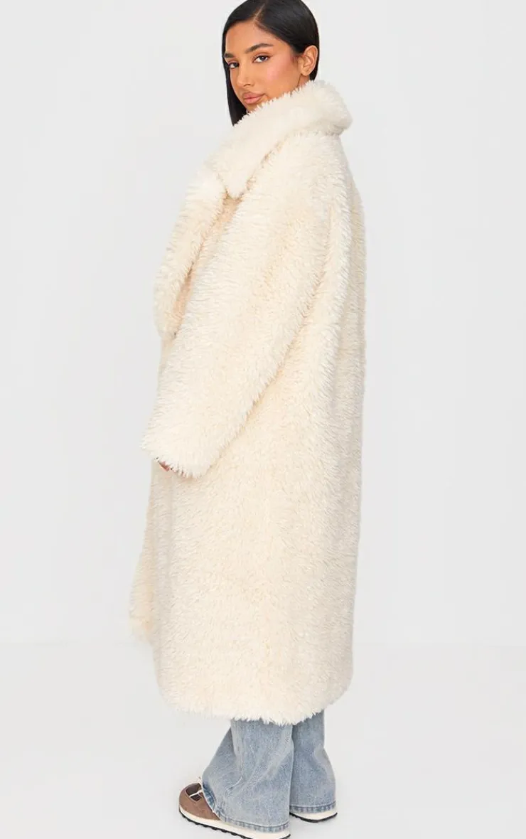 PrettyLittleThing Faux Fur Coats*Petite Shaggy Faux Fur Longline Coat