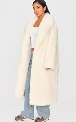 PrettyLittleThing Faux Fur Coats*Petite Shaggy Faux Fur Longline Coat