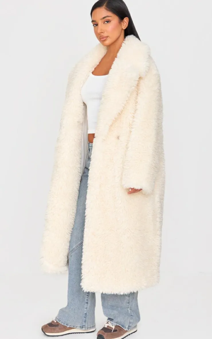 PrettyLittleThing Faux Fur Coats*Petite Shaggy Faux Fur Longline Coat