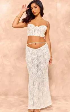Clearance PrettyLittleThing Petite Textured Cup Detail Crop Top Cream