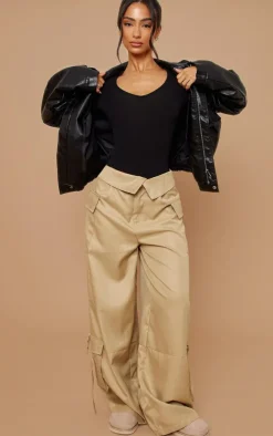 PrettyLittleThing Basic Tops*Petite Domineca Basic V Neck Bodysuit