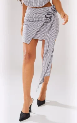 PrettyLittleThing Petite Checked Rose Detail Mini Skirt Grey