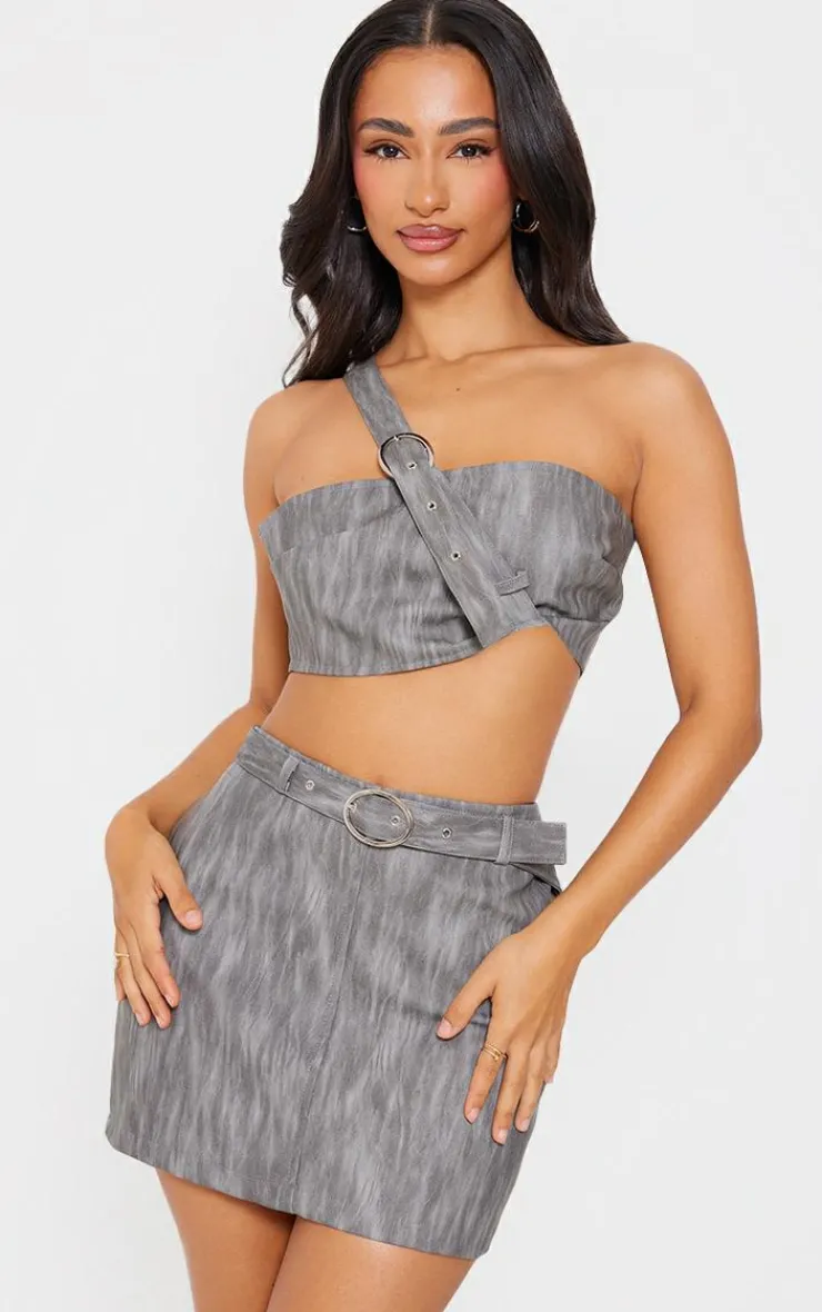 Sale PrettyLittleThing Petite Woven Extreme Crop Top With Strap Detail Grey