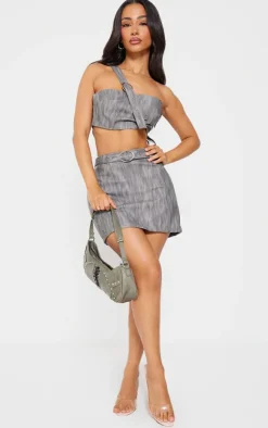 Hot PrettyLittleThing Petite Woven Micro Mini Skirt Grey