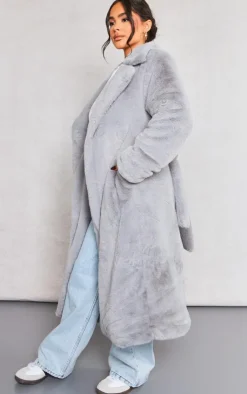 PrettyLittleThing Faux Fur Coats*Petite Belted Faux Fur Coat
