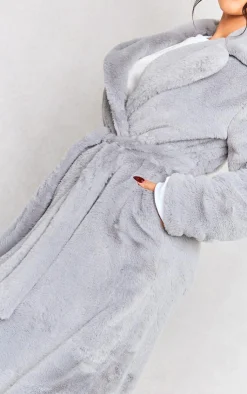 PrettyLittleThing Faux Fur Coats*Petite Belted Faux Fur Coat