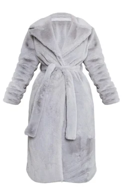 PrettyLittleThing Faux Fur Coats*Petite Belted Faux Fur Coat