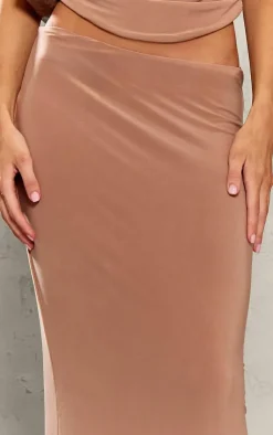 Discount PrettyLittleThing Petite Slinky Low Waist Maxi Skirt Mocha