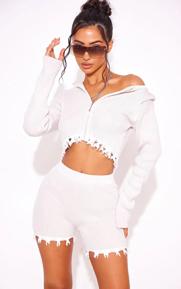 Clearance PrettyLittleThing Petite Distressed Knitted Shorts Off White