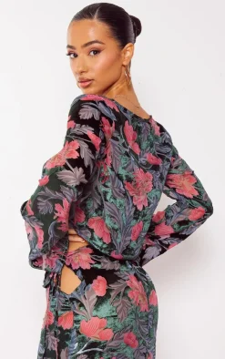 New PrettyLittleThing Petite Floral Print Devore Button Front Crop Top Pink