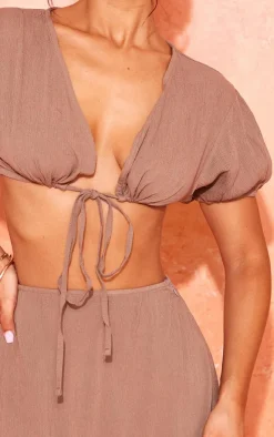 Outlet PrettyLittleThing Petite Cheesecloth Tie Front Crop Top Taupe