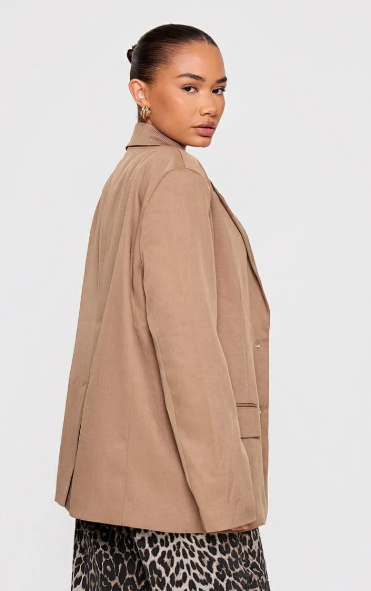PrettyLittleThing Thanksgiving Outfits*Petite Woven Oversized Blazer