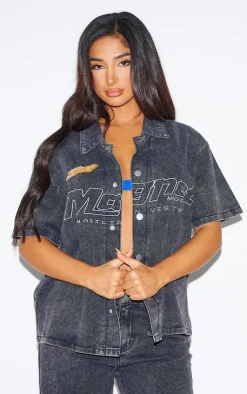 Online PrettyLittleThing Petite Graphic Detail Denim Shirt Washed Black