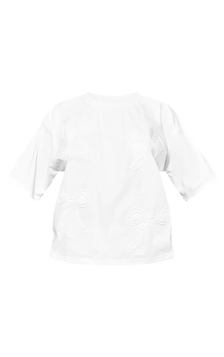 PrettyLittleThing Petite Embossed Bow Detail T-shirt White