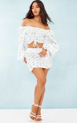 New PrettyLittleThing Petite Floral Print Lace-Up Mini Skirt White