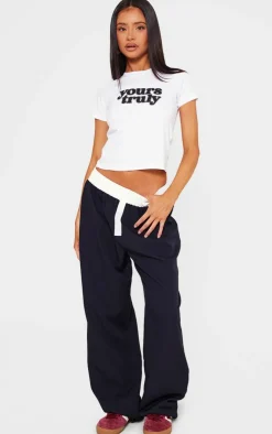 PrettyLittleThing T-Shirts*Petite Yours Truly Graphic Fitted Top