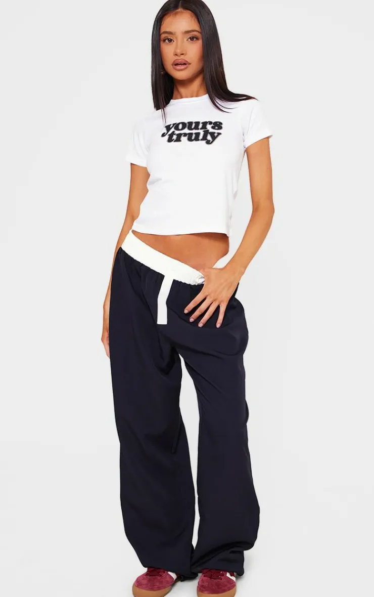 PrettyLittleThing T-Shirts*Petite Yours Truly Graphic Fitted Top
