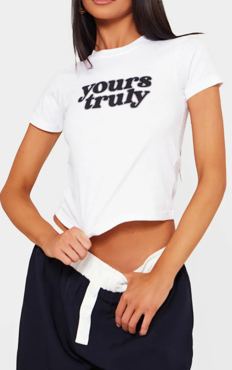 PrettyLittleThing T-Shirts*Petite Yours Truly Graphic Fitted Top